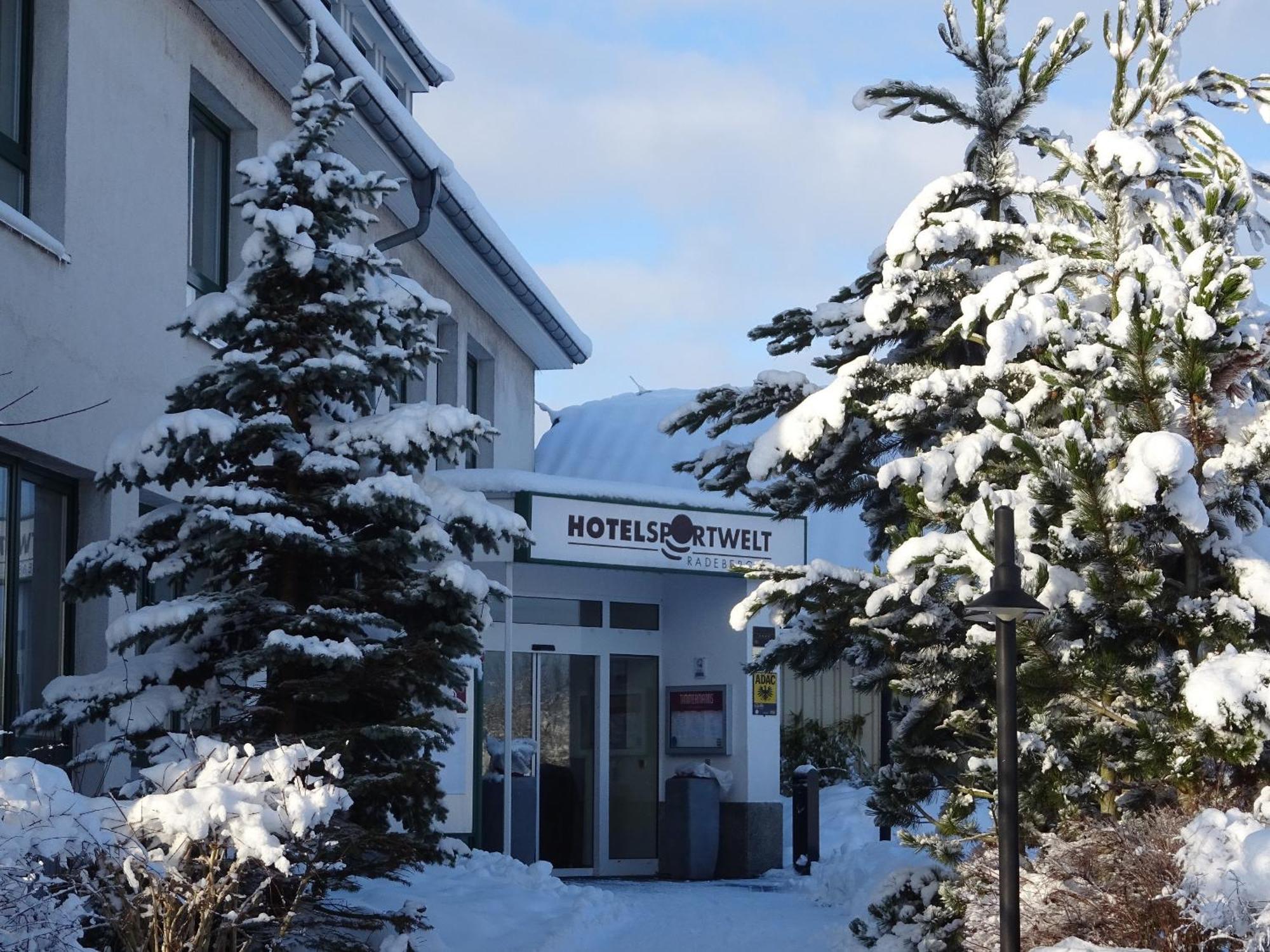 Hotel Sportwelt Radeberg Exteriör bild