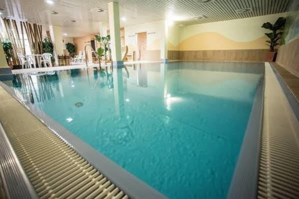 Hotel Sportwelt Radeberg Exteriör bild