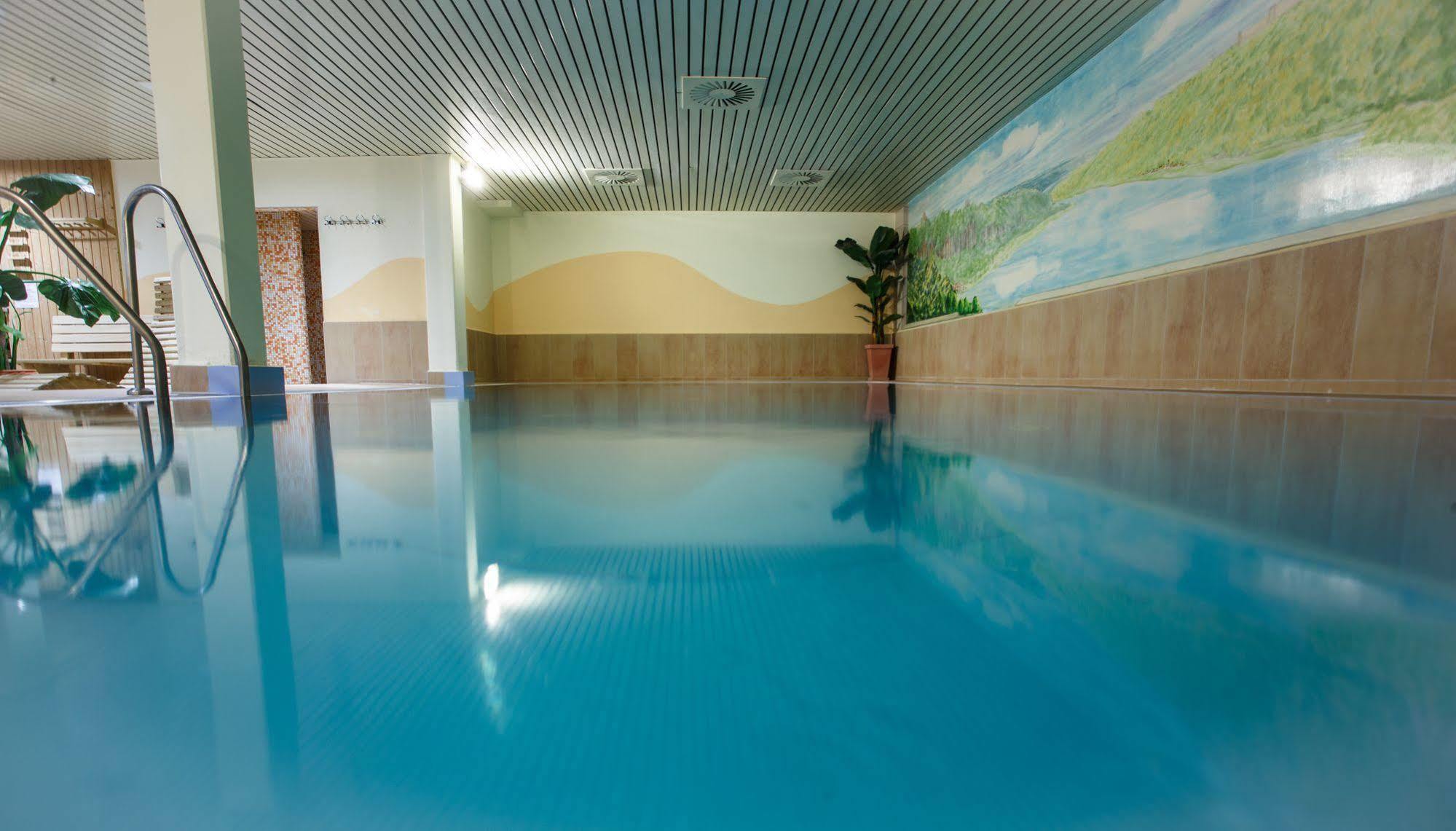 Hotel Sportwelt Radeberg Exteriör bild